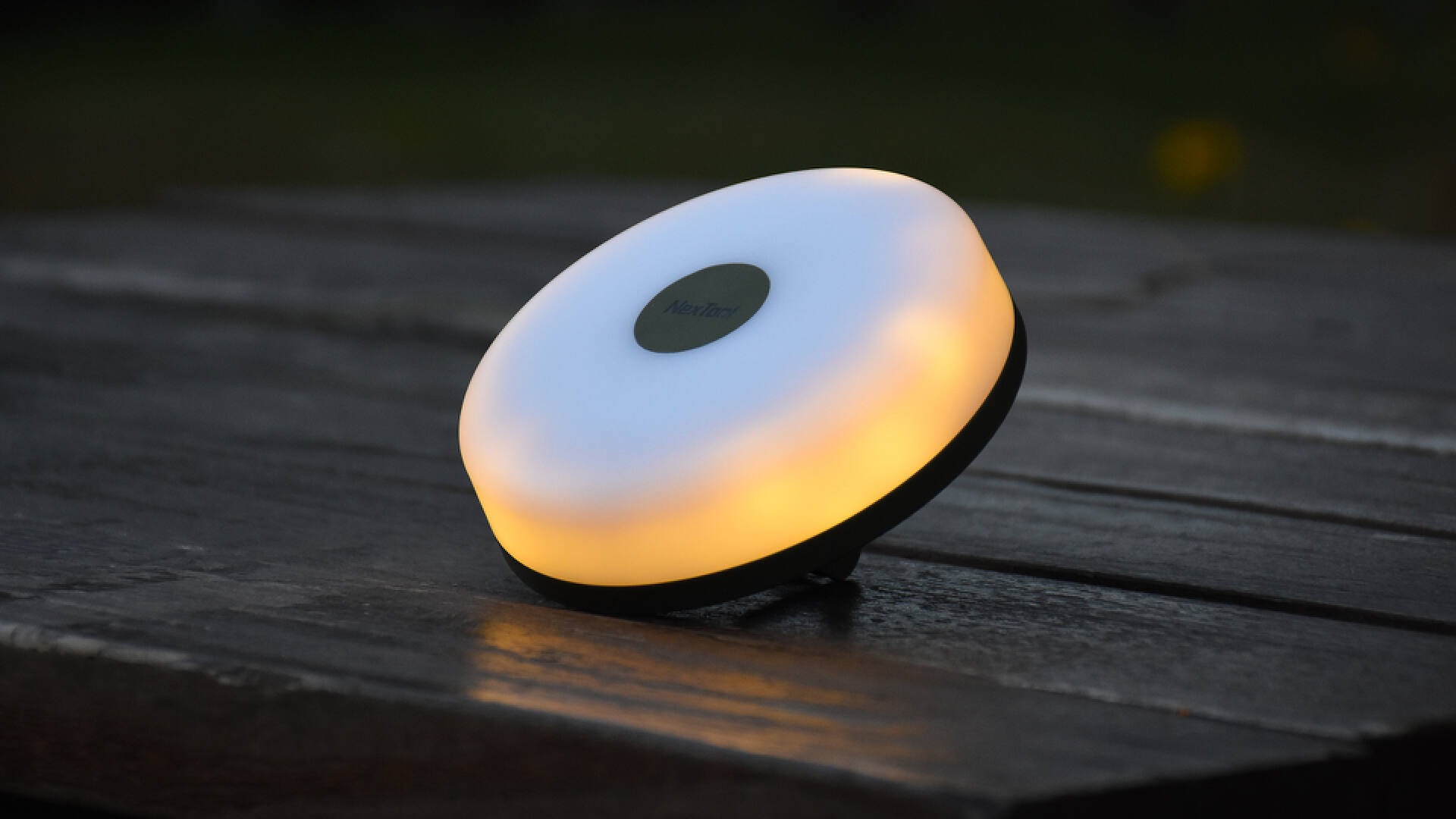 照明氛围二合一露营怎能没有它？瓦力棋牌游戏纳拓星河露营灯：(图2)